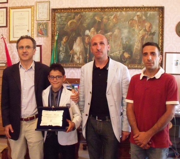 ROSARIO AURNIA ACCOLTO A PALAZZO SAN DOMENICO