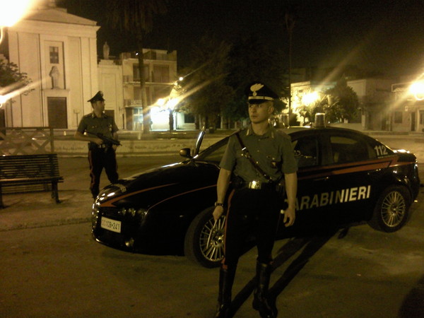 I CARABINIERI DENUNCIANO SETTE PERSONE