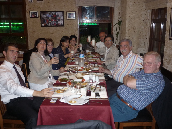 ZUBEYR OCAKBASI E VIA CON GLI ARROSTI