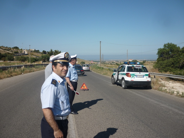 SCONTRO FRONTALE TRA DUE AUTO SULLA PROVINCIALE 25. NESSUN FERITO