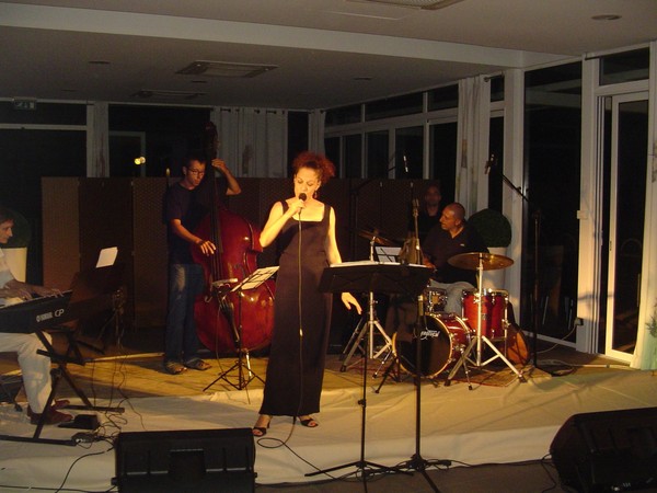 ROSALBA BENTIVOGLIO, LA VOCE JAZZ CHE INCANTA