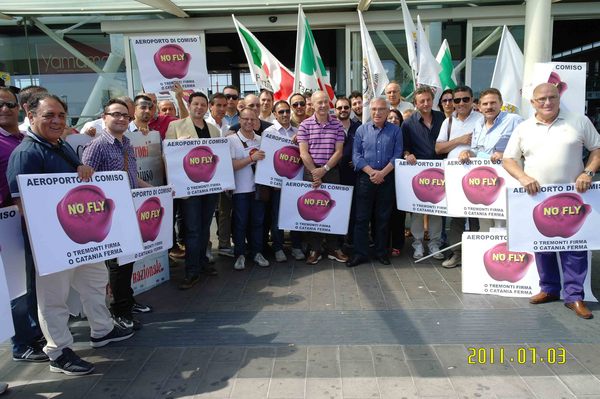 “AEROPORTO DI COMISO NO FLY, O TREMONTI FIRMA O CATANIA FERMA!”