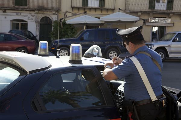 SCICLI:DUE DENUNCE PER VIOLAZIONE DEL CODICE DELLA STRADA.