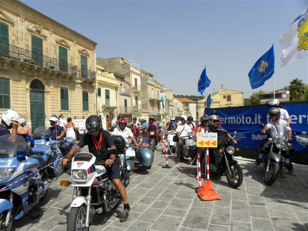 PROSEGUE IL MOTORADUNO INTERNAZIONALE MONTI IBLEI