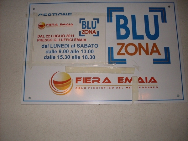 STRISCE BLU, ANCHE PAGARE UNA MULTINA DIVENTA UN PROBLEMA