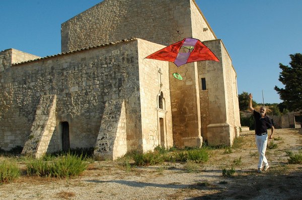 SCICLI, CITTA’ DEGLI AQUILONI E DEL BARATTO