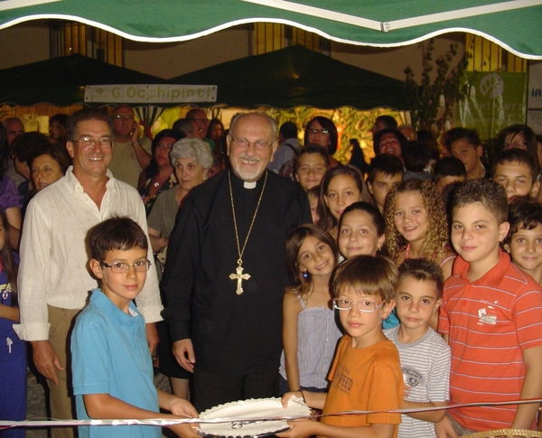 IL VESCOVO DI RAGUSA PAOLO URSO HA INAUGURATO MOSTRA DI BENEFICENZA