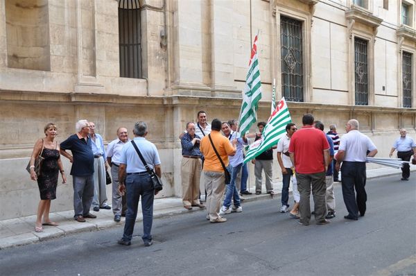 NO ALLA MANOVRA FINANZIARIA DA CISL E UIL