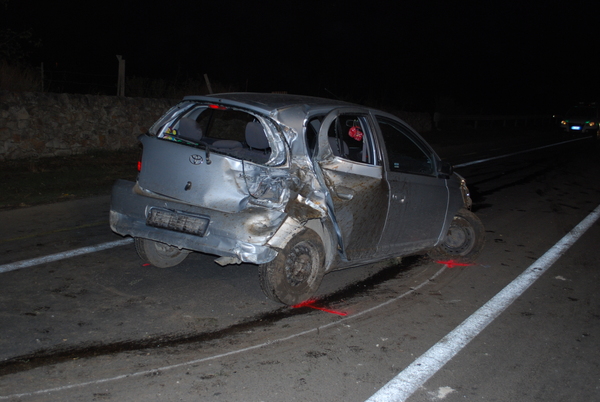 DUE FERITI IN UN INCIDENTE STRADALE