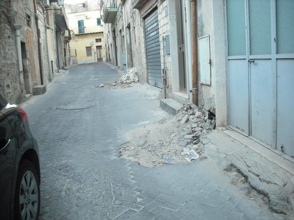MODICA, CITTÀ DISASTRATA. REPORTAGE SUL DEGRADO
