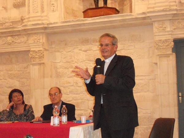 IL POETA CARMELO MEZZASALMA CELEBRATO IERI SERA A RAGUSA