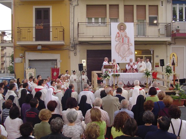CHIUSURA CON LA SOLENNE CONCELEBRAZIONE OFFICIATA DAL VESCOVO