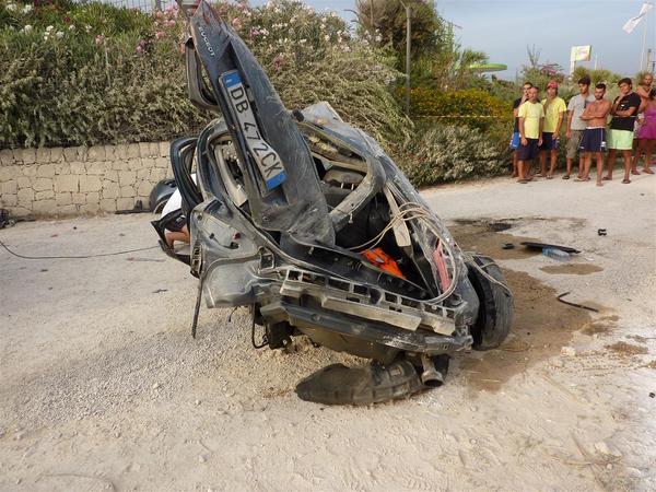 MUORE TUNISINO CON INCIDENTE AUTONOMO: GRAVE UN ALBANESE