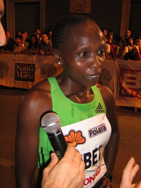 SILVIA KIBET RISCRIVE IL SUO NOME AL PEPPE GRECO FEMMINILE