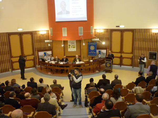 ABBANDONARE L’INDIVIDUALISMO PER FAR FRONTE ALLA CRISI