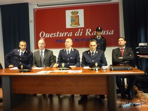 SERVIZI STRAORDINARI E DUE ARRESTI DELLA POLIZIA DEL CAPOLUOGO IBLEO