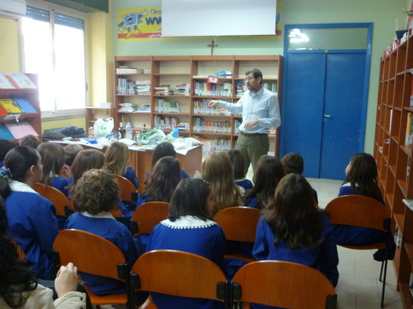 LA SENSIBILIZZAZIONE DI LEGAMBIENTE  NELLE SCUOLE PER LA RACCOLTA DIFFERENZIATA