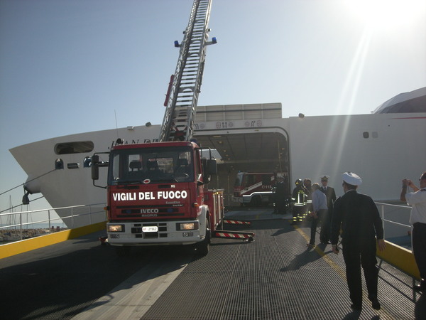 ESERCITAZIONE ANTINCENDIO E PRIMO SOCCORSO NEL PORTO DI POZZALLO