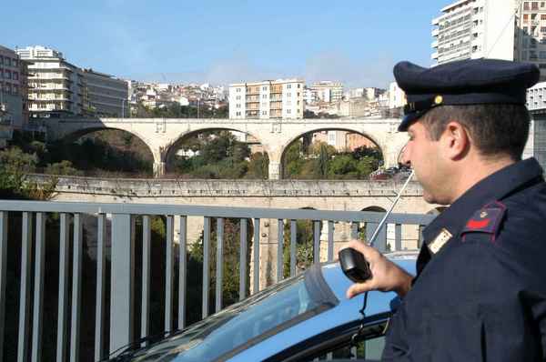 LA POLIZIA ARRESTA UN PLURIPREGIUDICATO SIRACUSANO
