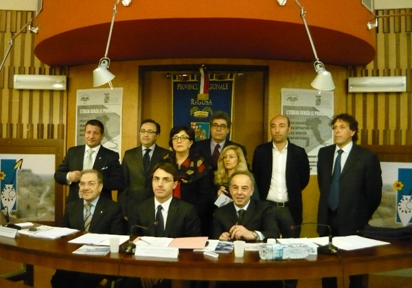 L’ITALIA SENZA PROVINCE: MENO GARANZIE, MENO OPPORTUNITA’, MENO IDENTITA’ E MENO VICINANZA