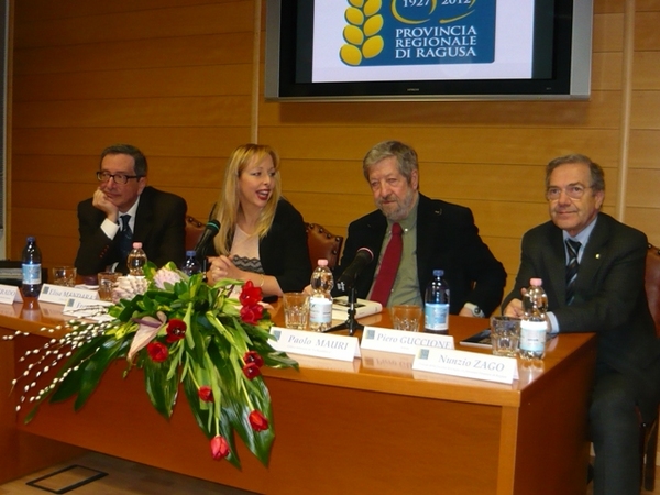 LA PROVINCIA DI RAGUSA RACCONTATA ATTRAVERSO UN PERCORSO POETICO-LETTERARIO