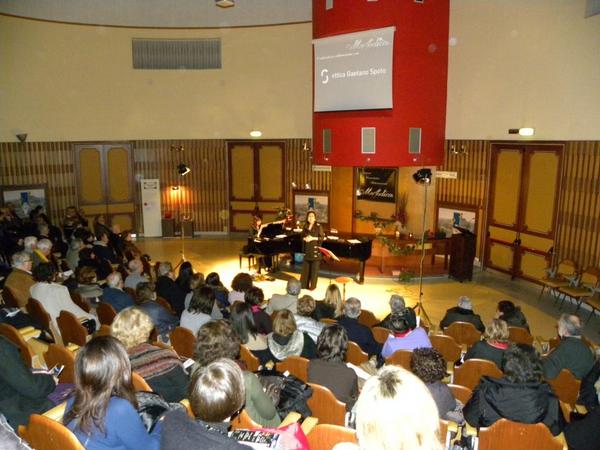 MUSICA E PENSIERI: IL DUO SATIE SABATO  SERA A RAGUSA HA REGALATO