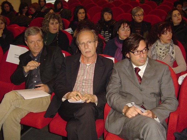 CGIL, CISL E UIL INSIEME CONTRO LA SOVRATTASSA SUI PERMESSI DI SOGGIORNO