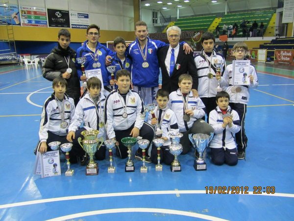 BUONI RISULTATI PER GLI ATLETI DEL KARATE CLUB SCOGLITTI