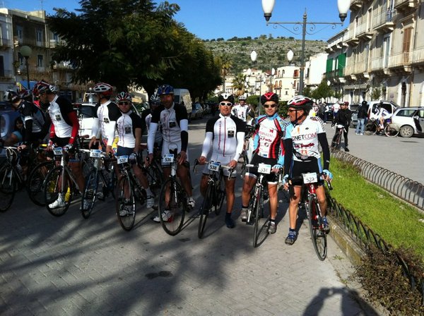 LA CICLI MASSARI RAGUSA ALLA GRANFONDO DI ACATE