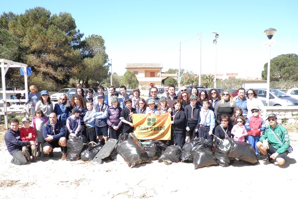 “IL MARE D’INVERNO 2012”, SULLA SPIAGGIA DI MAGANUCO RACCOLTI OLTRE 20 SACCHI D’IMMONDIZIA