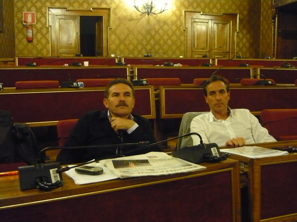 I CONSIGLIERI CALABRESE E LAURETTA HANNO TRASORSO LA NOTTE IN MUNICIPIO