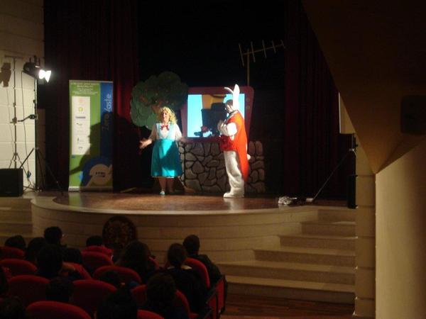 L’ECOTEATRO PRESENTA UNA NUOVA VERSIONE DI “ALICE”