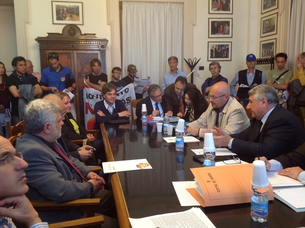 UN DOCUMENTO PER SOSPENDERE I LAVORI DELLA STAZIONE MUOS