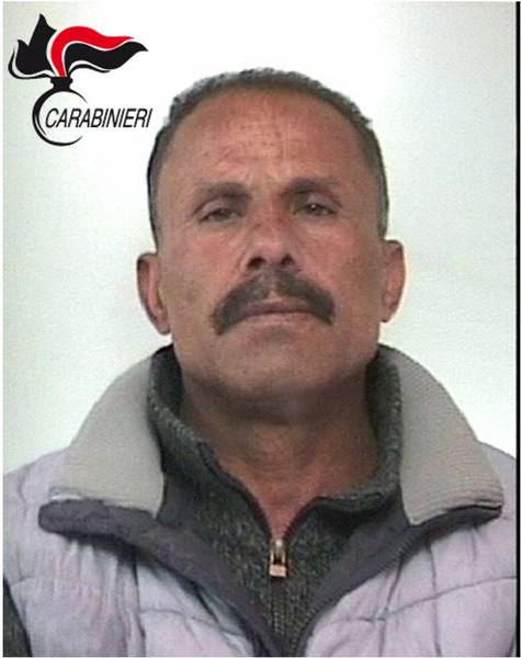 EVADE DAGLI ARRESTI DOMICILIARI: ARRESTATO
