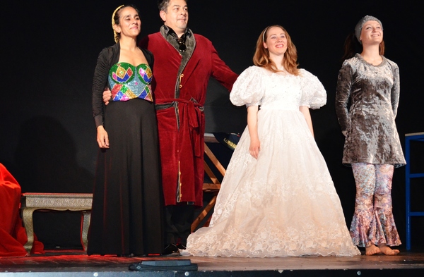 “TRIS DI DONNE”: BENNI IN SCENA TRA GENIO E FANTASIA