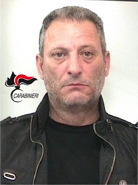 I CARABINIERI LO HANNO SORPRESO IN COMPAGNIA DI ALTRI PREGIUDICATI