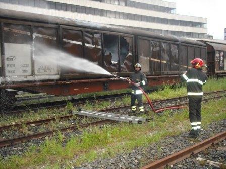 I VIGILI DEL FUOCO E I CARABINIERI SUL LUOGO