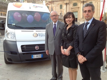 IL ROTARY CLUB DI RAGUSA DONA UN PULMINO ALL’ASSOCIAZIONE PICCOLO PRINCIPE
