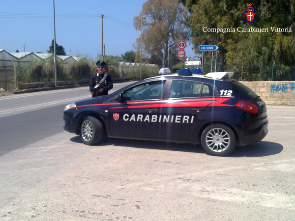 CENTO EURO PER RIAVERE INDIETRO LA CARTA DI IDENTITÀ: ARRESTATO AUTISTA