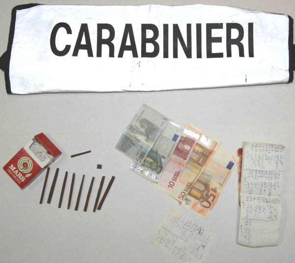 COMISO, SPACCIAVANO IN VILLA AI MINORENNI: ARRESTATI 3 TUNISINI