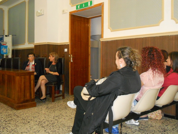 BENESSERE E SANITÀ IERI POMERIGGIO A SANTA CROCE PER INCONTRARE PARRUCCHIERI ED ESTETISTE