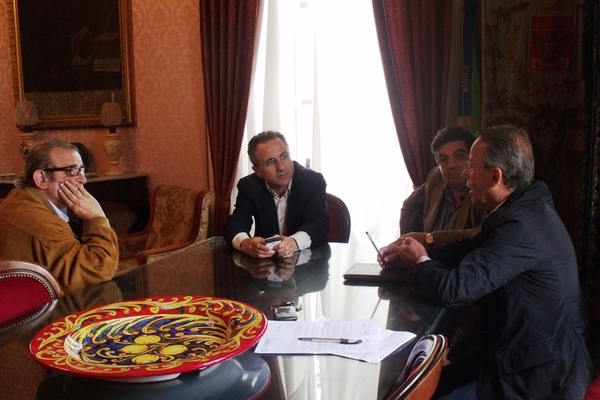 IL SINDACO INCONTRA L’ASSOCIAZIONE “CONFRONTO”