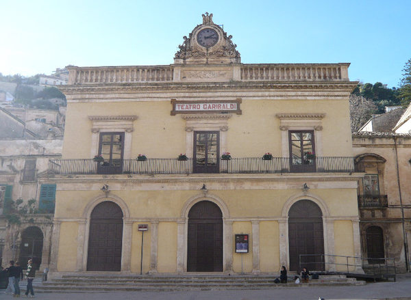 GUASTO ALLA RETE ELETTRICA DEL TEATRO GARIBALDI DI MODICA DURANTE LA CERIMONIA DEL “PREMIO SALVATORE QUASIMODO”