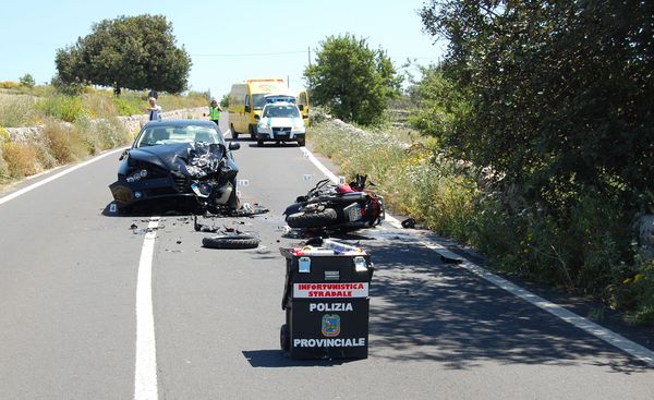 INCIDENTE SULLA S.P. 13: MORTO IL GIOVANE MOTOCICLISTA