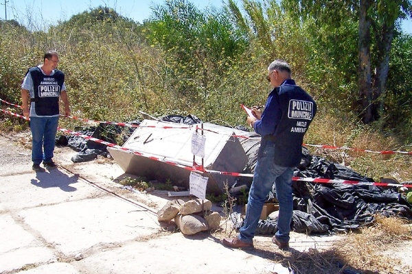 PROSEGUONO LE OPERAZIONI DI BONIFICA DELLE DISCARICHE ABUSIVE DI MODICA