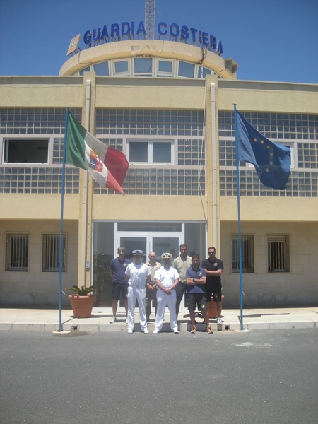 RIMOSSI E FATTI BRILLARE UN PROIETTILE DI PICCOLO CALIBRO E TRE BOSSOLI RITROVATI SUL FONDALE MARINO
