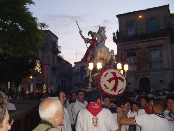 LA  CITTÀ DI RAGUSA È IN FESTA CON I GIORNI DI SAN GIORGIO