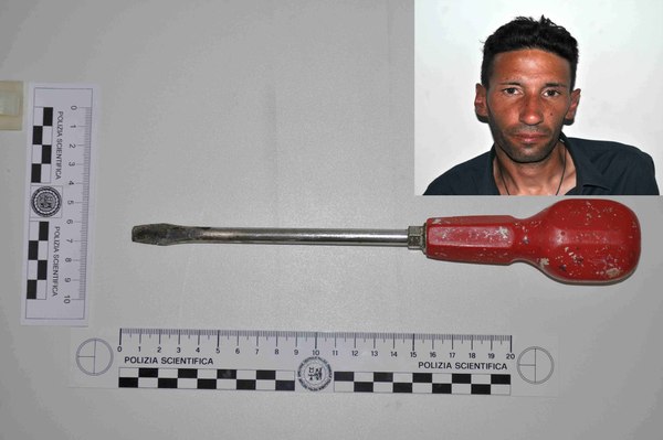 RAPINATA ALL’USCITA DAL SUPERMERCATO. ARRESTATO L’AUTORE