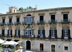 CINEMA E LIBRI AL PALAZZO GRIMALDI DI MODICA