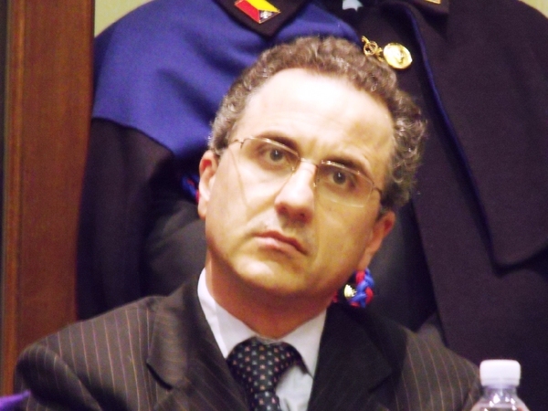 MANIFESTI SELVAGGI PER LA PROMOZIONE DI CORSI SCOLASTICI A MODICA, IL SINDACO BUSCEMA INFORMERÀ LA PROCURA DELLA REPUBBLICA